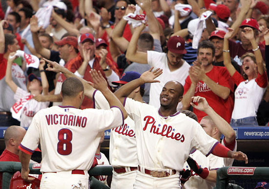 victorino-celebration.jpg